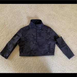 Ptula camo cropped quarter zip